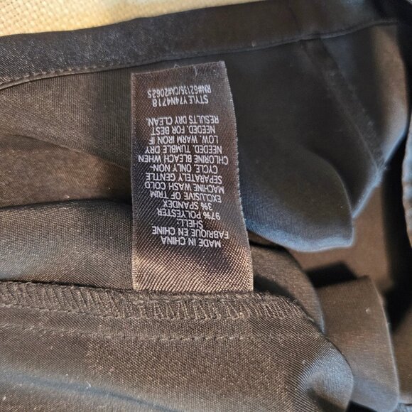 Guess Women's Sweetheart Neckline Black dress Size : 1 (XS) - Picture 5 of 5